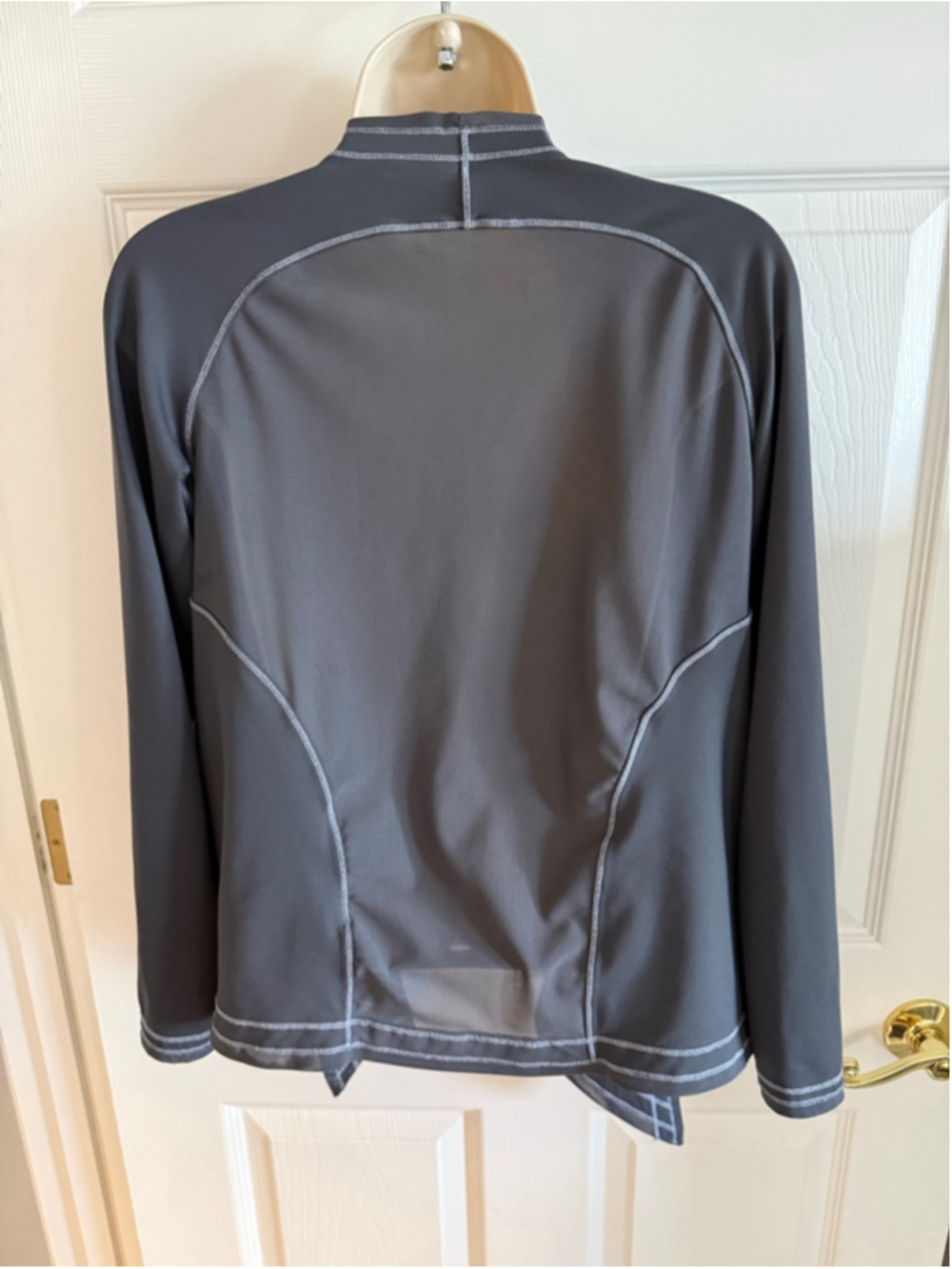 Title Nine cardigan with a gray finish and white contrast stitching size Small - Picture 2 of 8